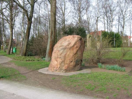 Bild 1 von Findling an der Bentfelder Straße